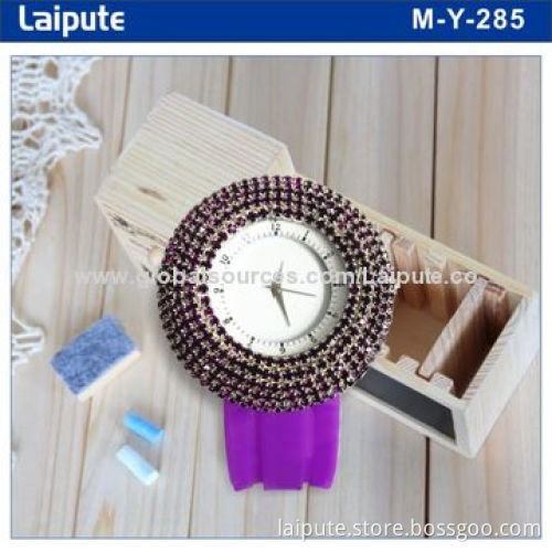 Fashionable Silicone Ladies' Watch with Cheap Price
